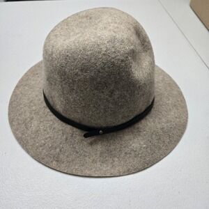 Banana Republic Women Fedora M/L‎ Beige Wide Strap 100% Wool NWT